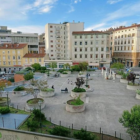 Апартаменты Casa Perugino Триест Экстерьер фото